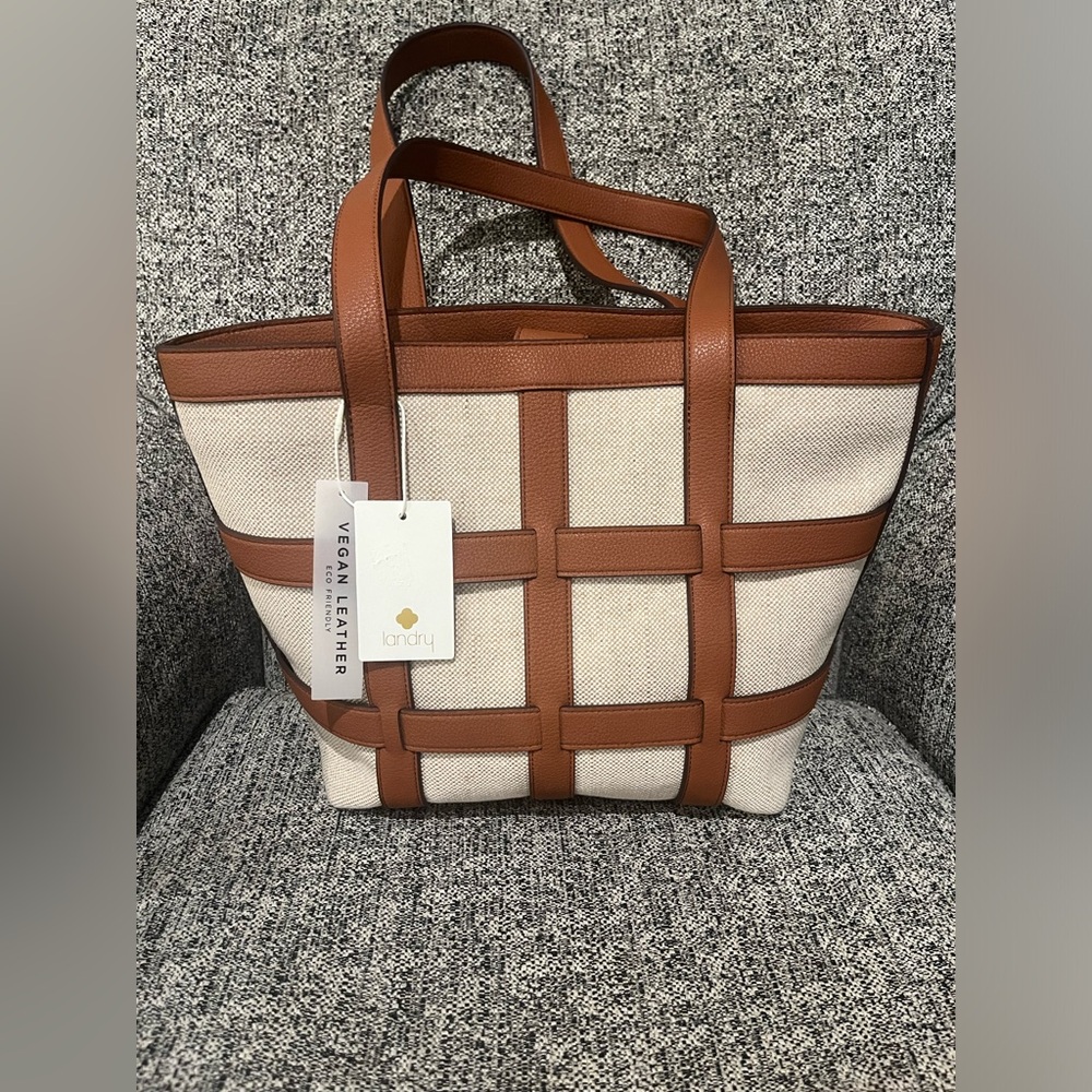 Landry : Canvas with tan leather tote